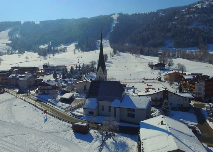 Ado's Haus בית נופש